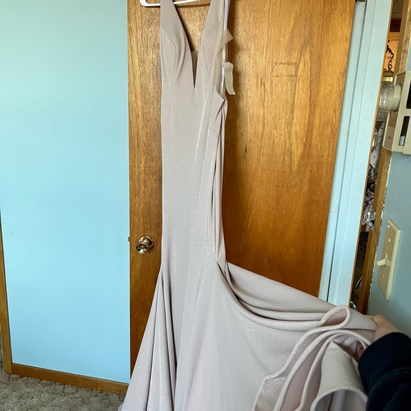 BNWT Jovani Gown - Picture 4 of 5